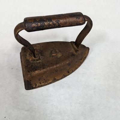 #6 Vintage Sad Iron