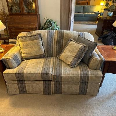 Loveseat to end tables 2 lamps