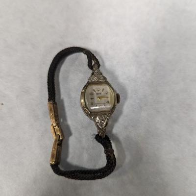 Swiss Wind Up Wristwatch 10k Rgp Bezel Vintage Collectible