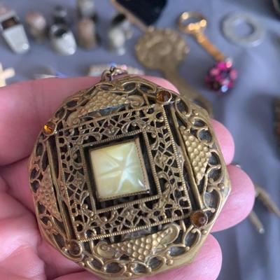 Large Vintage Collectibles Lot Compacts Tie Tacks Shoe Belt Buckles +++