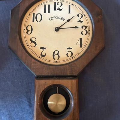 VERICHRON Chime Wall Clock Made In U.S.A. With Pendulum!