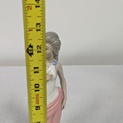 Porcelanas M. Requena Valencia, Spain Figurine