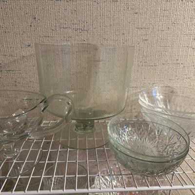 Mixed crystal and glassware bowls & shelf