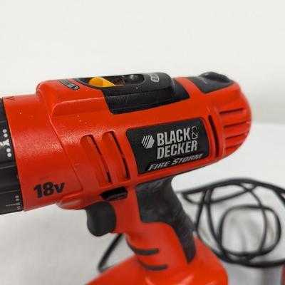 Blacker & Decker Drill With Charger & Battery Works