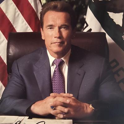 Arnold Schwarzenegger facsimile signed photo