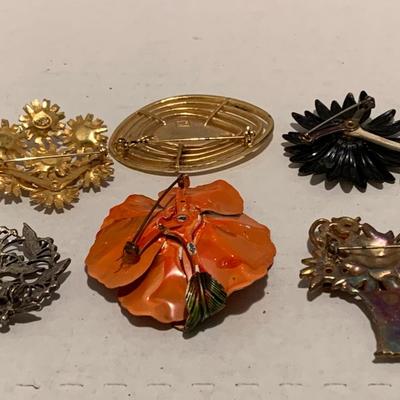 Retro Brooch Lot 6 Pieces A113