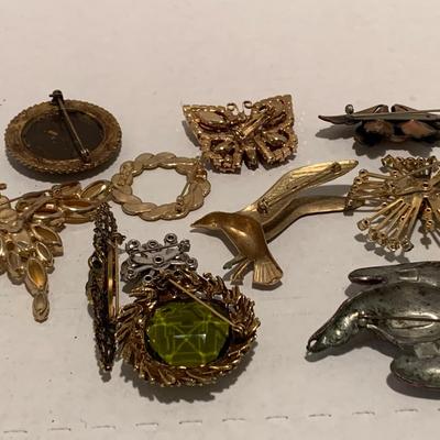 Vintage Estate Brooch Lot A111