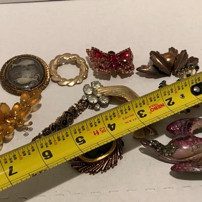 Vintage Estate Brooch Lot A111