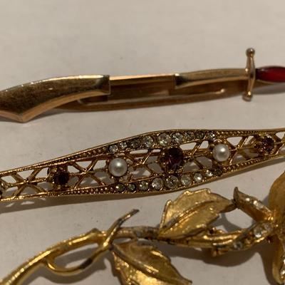 Vintage Estate Brooch Lot A110