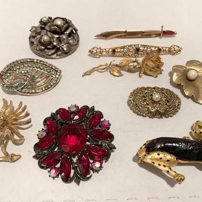 Vintage Estate Brooch Lot A110