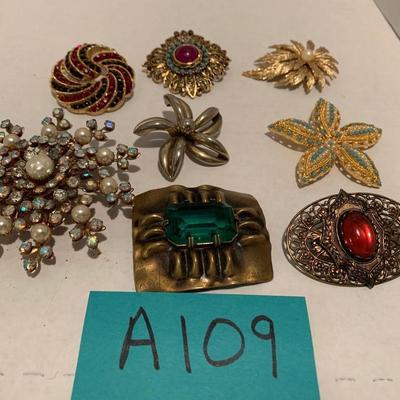 Vintage Estate Brooch Lot A109