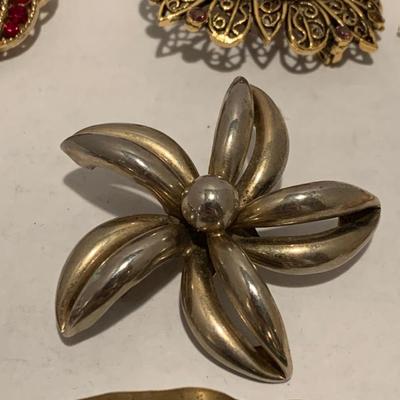 Vintage Estate Brooch Lot A109