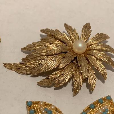 Vintage Estate Brooch Lot A109