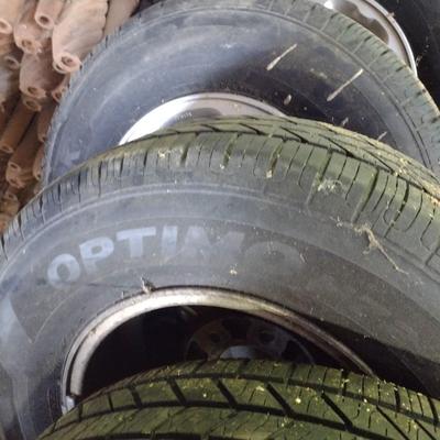 Nissan Rims with Hankook Optimo P225/70 14" Tires Set of Four