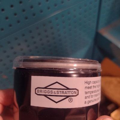Briggs & Stratton Small Engine Oil Filters New Stock Approximately 30pcs