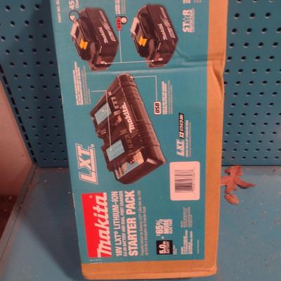 Makita LXT 18V Battery Starter Kit Charger and Batteries New in Box