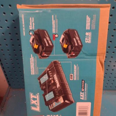 Makita LXT 18V Battery Starter Kit Charger and Batteries New in Box