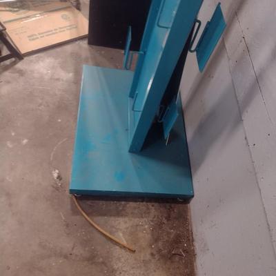 Makita Advertising Metal Product Display Stand