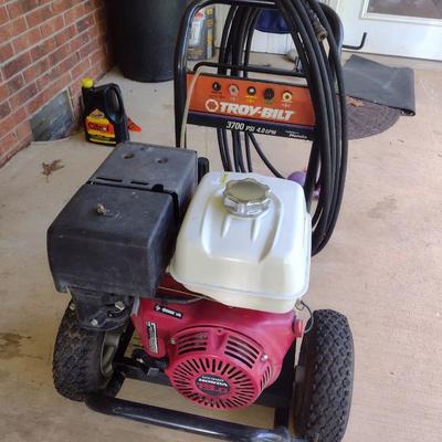 Troy-Bilt 3700PSI 4.0GPM Pressure Washer with Honda GX390 13.0 Motor and Wand Attachments (D)
