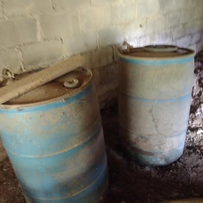 Set of 5 Plastic Drum Barrells (See all Pictures) 55 Gallon