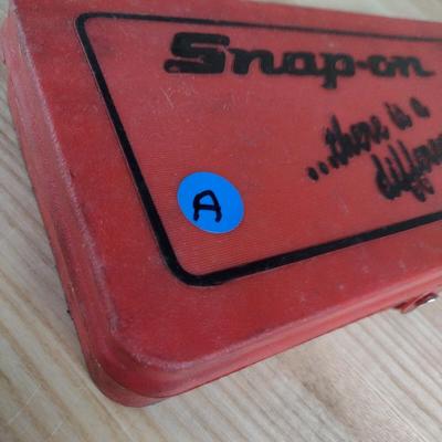 Snap-On Metric Tap and Die Set