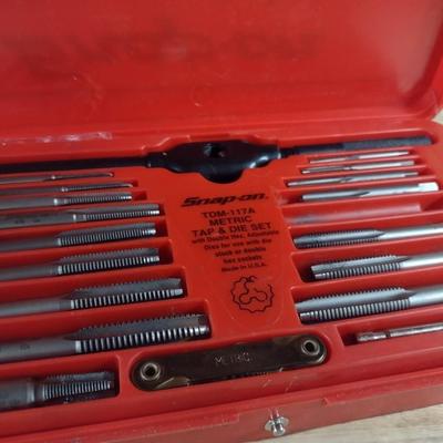 Snap-On Metric Tap and Die Set