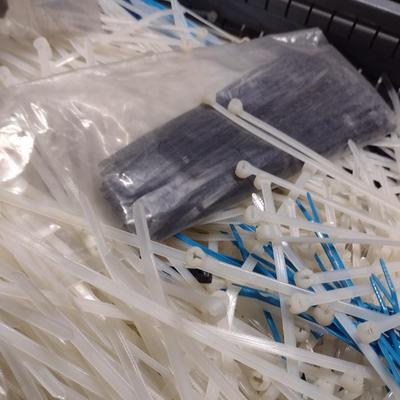 Plastic Zip Tie Collection Various Sizes (#1)
