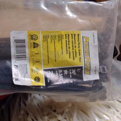 Plastic Zip Tie Collection Various Sizes (#1)