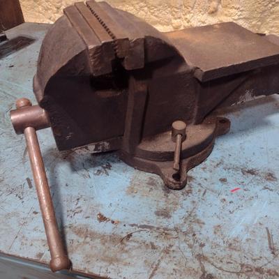 Machinist's Heavy Cast Body 6" Bench Vise