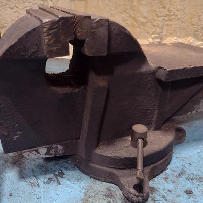 Machinist's Heavy Cast Body 6" Bench Vise
