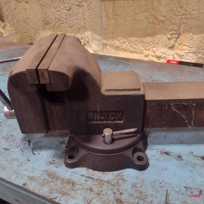 Machinist's Heavy Cast Body Wilton 8" Bench Vise