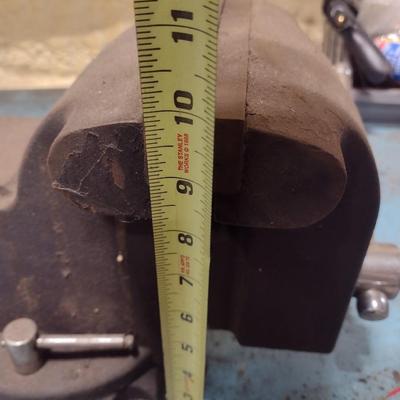 Machinist's Heavy Cast Body Wilton 8" Bench Vise