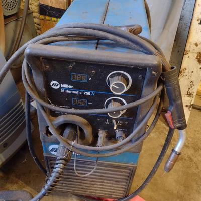 Miller Millermatic 250X Mig Wire Coil Welder