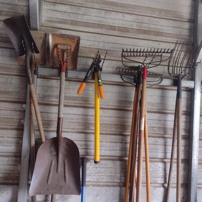 Garden Hand Tools Shovels, Rakes, Pitchforks, Hoes and More