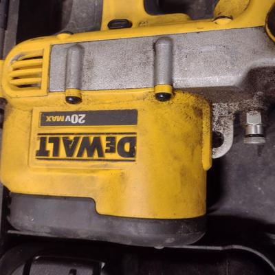 DeWalt Battery Grease Gun