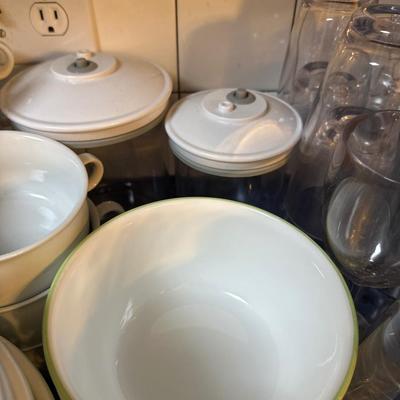 Corelle, Tupperware, mixed kitchen lot