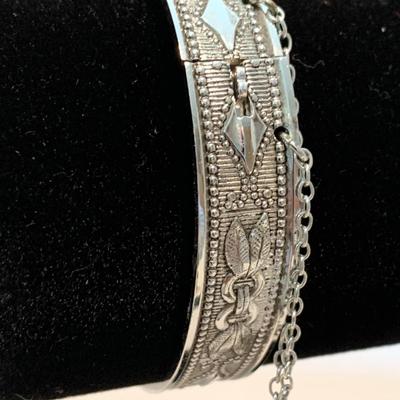 Whiting & Davis Mesh Bags Hinged Bangle Bracelet