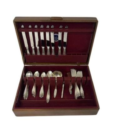 International Sterling Flatware [68.5oz]