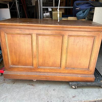 TV Lift Cabinet – Solid Wood Construction