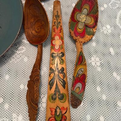DR3- Vintage Swedish items & fiddle cutting board