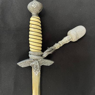 Believed to be Second Model Luftwaffe Dagger