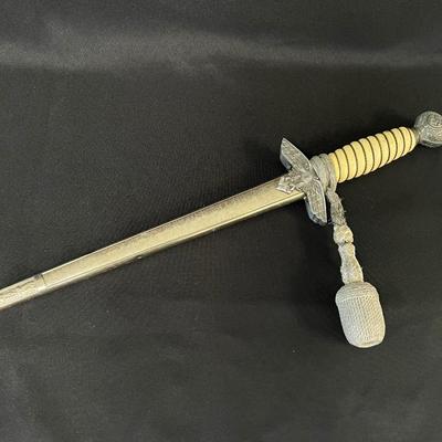 Believed to be Second Model Luftwaffe Dagger