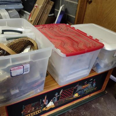 Collection of Fly Tying Supplies and Instructional Books (D)