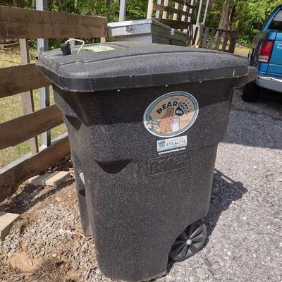 Bearicuda Bear Proof Garbage Bin by Toter Like New Condition