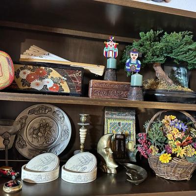 Decorative shelf lot