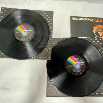 2 Album Lot of Neil Diamond Vintage Vinyl 33RPM Rainbow & Hot August Night