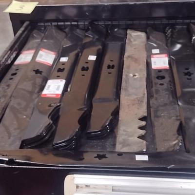 Assortment of New Lawn Mower Blades 21-7" to 22" Choice A