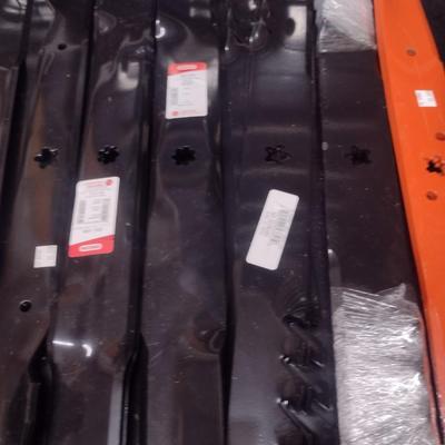 Assortment of New Lawn Mower Blades 21-3/16" to 21-4" Choice B