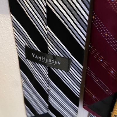 LOT 11X: Large Collection Of Men’s Ties - Calvin Klein, Nautica & More