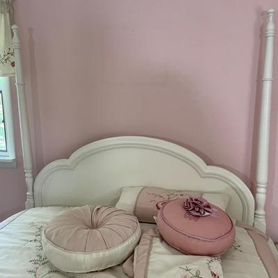 LOT 13Y- Stanley Bedroom Furniture Set